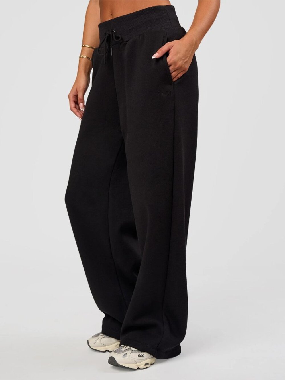 LSKD Go-To Wide Leg Track Pant in Black, Size Small - Picture 4 of 13